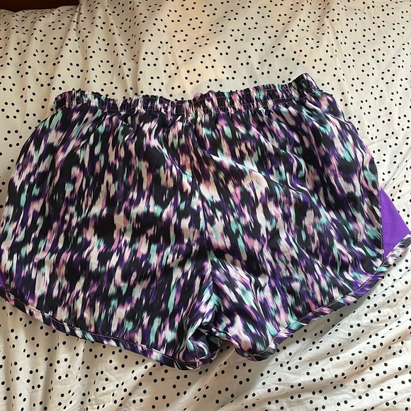 Nike shorts - Picture 2 of 2